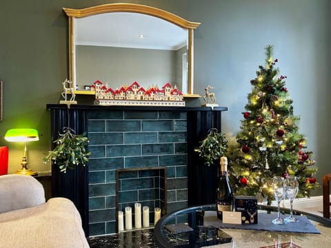 Winter, Living room, Seasons, fireplace