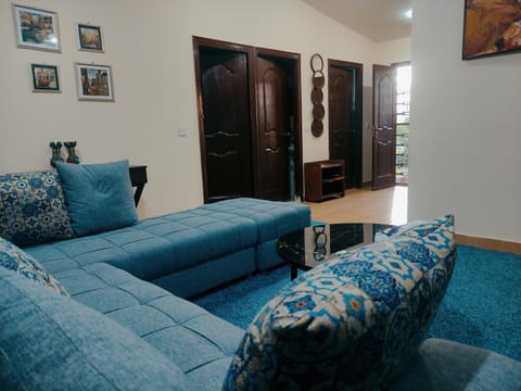 Communal lounge/ TV room