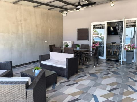 Summer, Balcony/Terrace, Living room, Seating area, Dining area