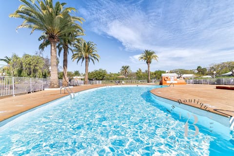 Day, Pool view, Swimming pool, sunbed