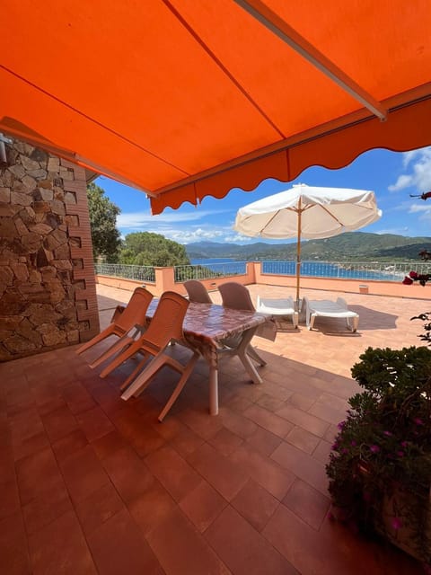 Villetta Zuccale II Tranquillità e panorama vicino al mare Apartment in Tuscany