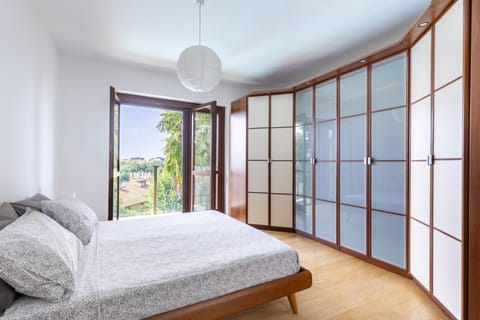 Bed, View (from property/room), Photo of the whole room, Bedroom, wardrobe