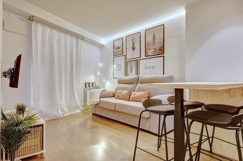 Living room, Photo of the whole room, Seating area