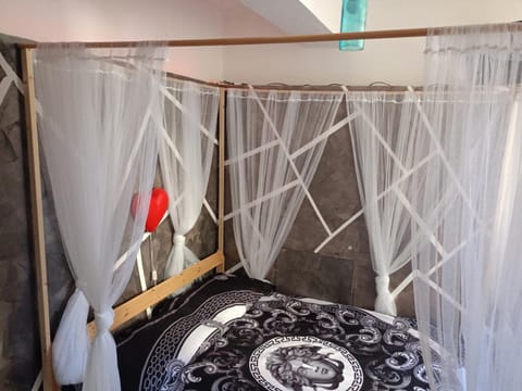 Photo of the whole room, Bedroom