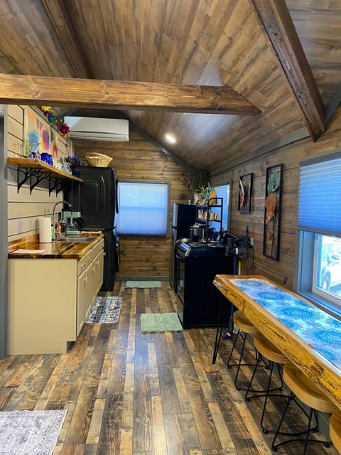 Kitchen or kitchenette, Living room