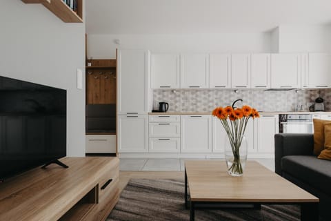 TV and multimedia, Kitchen or kitchenette, Seating area