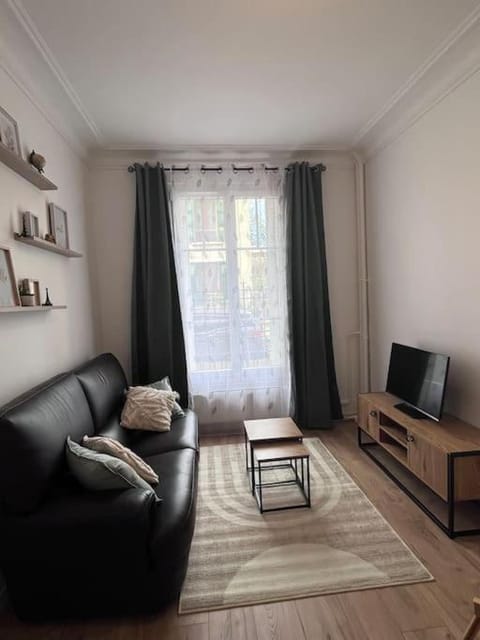 Communal lounge/ TV room, TV and multimedia, Living room