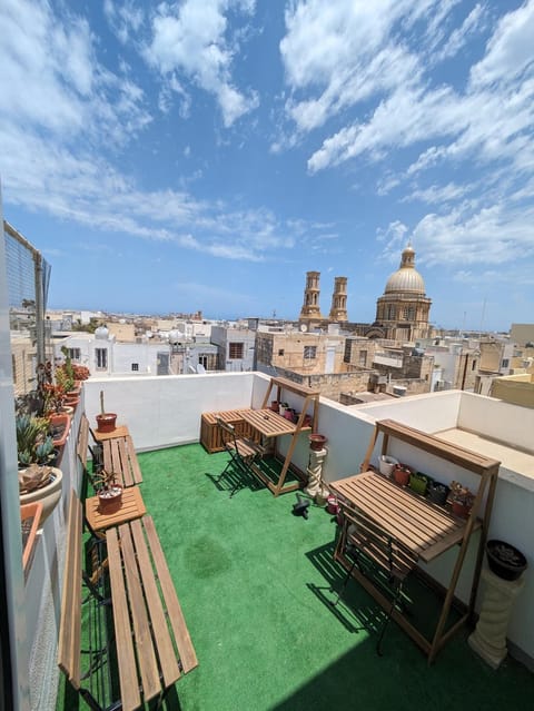 Patio, View (from property/room), Balcony/Terrace, Seating area, City view