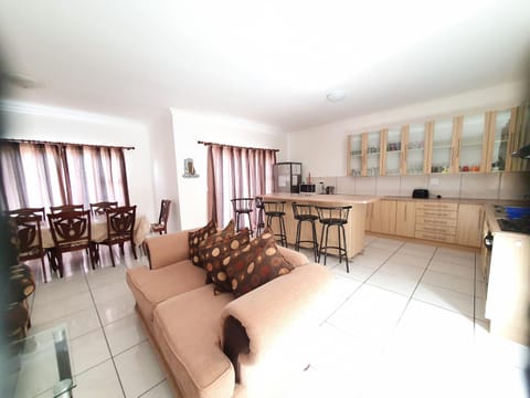 Dining area, kitchen