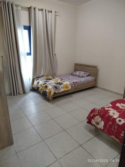 Elegant Master Suite with Luxurious Compfort Bed and Breakfast in Ajman