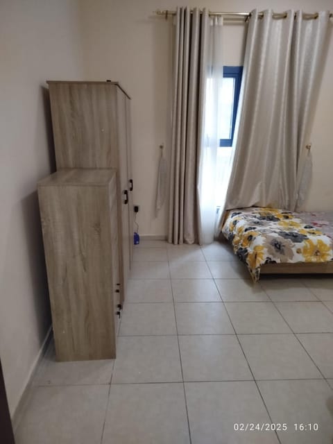 Elegant Master Suite with Luxurious Compfort Bed and Breakfast in Ajman