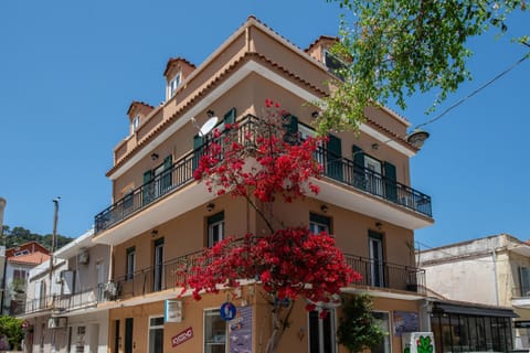 Property building, Day, Neighbourhood, Street view