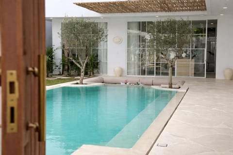 Patio, Day, Pool view, Swimming pool, sunbed