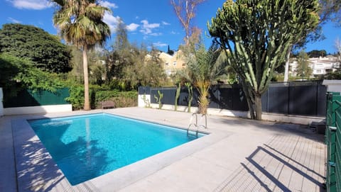 Off site, Day, Garden, Solarium, Balcony/Terrace, Garden view, Pool view, Pool view, Swimming pool