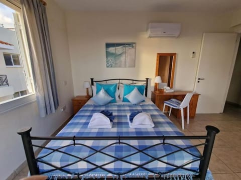 Pretty Peyia Cottages House in Peyia