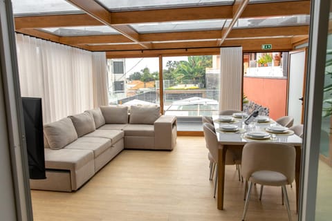 Balcony/Terrace, Dining area