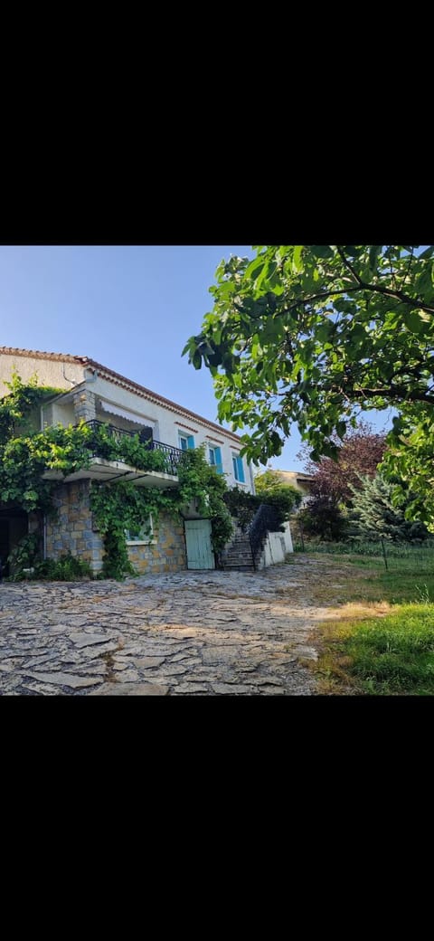 Appartement St montan Apartment in Provence-Alpes-Côte d'Azur