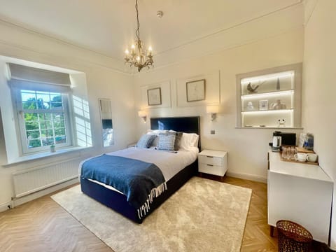 'Hamish' in ApartNest Auchterarder House in Scotland