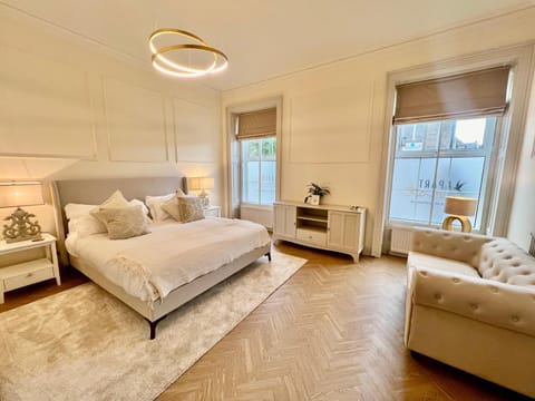 'Blair' in ApartNest Auchterarder House in Scotland