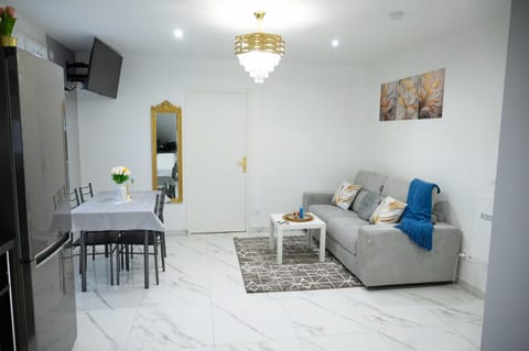 Appartement Bronze 2 pièces de 44 m2 Apartment in Paris