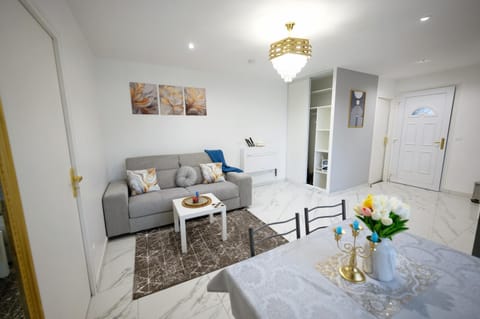 Appartement Bronze 2 pièces de 44 m2 Apartment in Paris