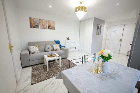 Appartement Bronze 2 pièces de 44 m2 Apartment in Paris