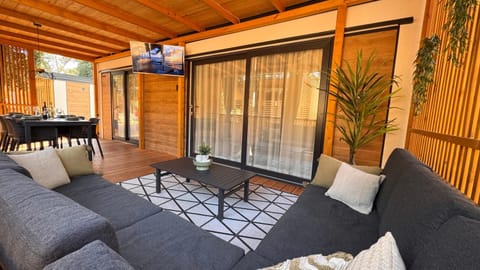 TV and multimedia, Seating area