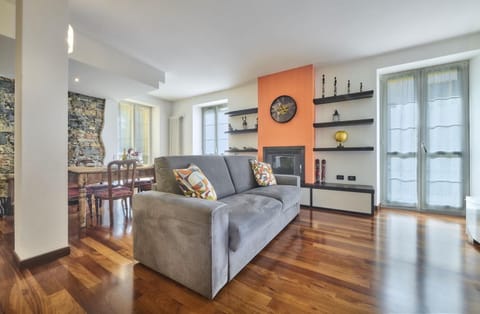 La casa di Flo luxury apartment Apartment in Lierna