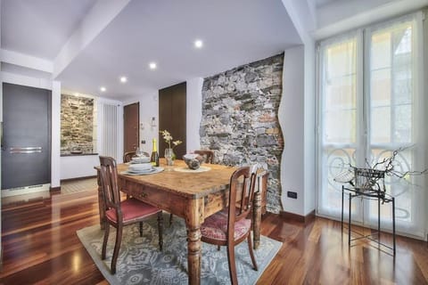 La casa di Flo luxury apartment Apartment in Lierna