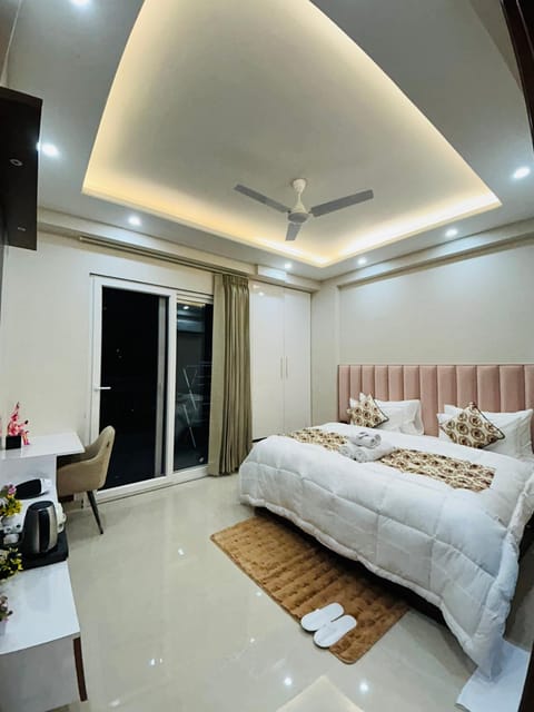 Bed, Bedroom, air conditioner