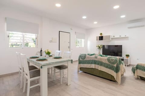 TV and multimedia, Living room, Dining area