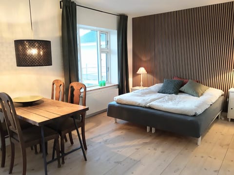 Bed, Living room, Photo of the whole room, Bedroom