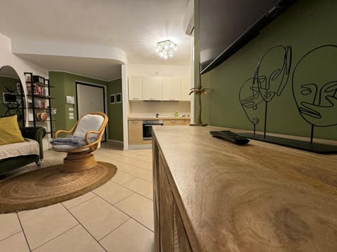 Kitchen or kitchenette, Living room