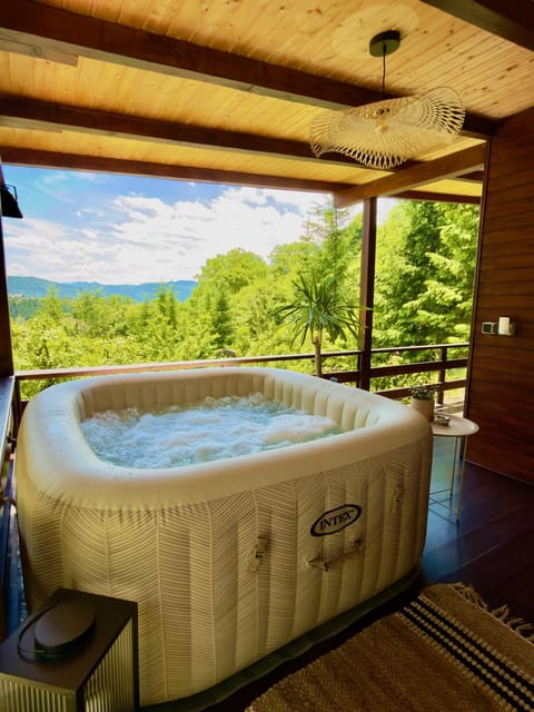 Hot Tub, Swimming pool