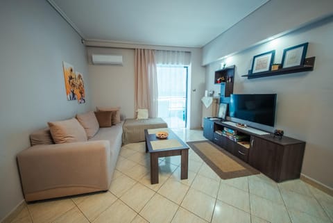 TV and multimedia, Living room, Seating area, Evening entertainment, air conditioner