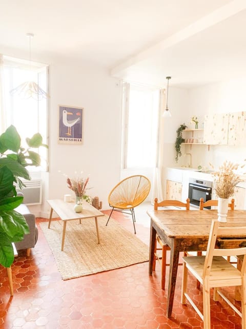 Kitchen or kitchenette, Living room, Dining area