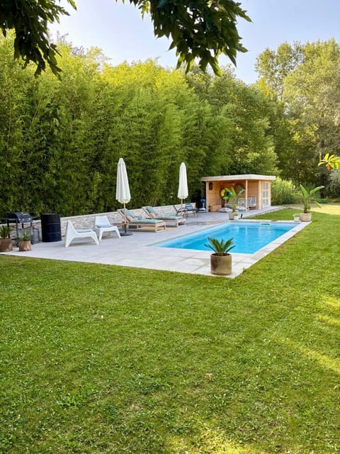 Maison avec piscine au calme au pied du Ventoux Villa in Mazan