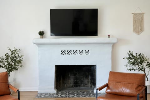 Monthier The Grove OA7T4H55 House in West Hollywood