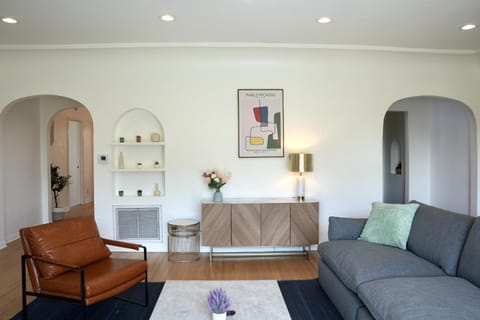 Monthier The Grove OA7T4H55 House in West Hollywood