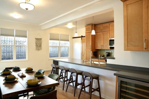 Monthier The Grove OA7T4H55 House in West Hollywood