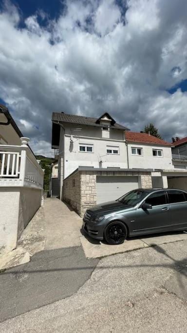 Property building, Neighbourhood, Street view, Parking