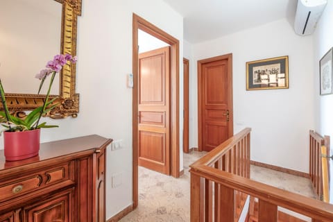 air conditioner, air conditioner