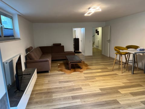 Geräumige Unterkunft auch familienfreundlich bis 4 Personen Köln Apartment in Cologne