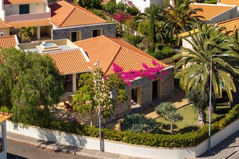 Property building, Day, Garden