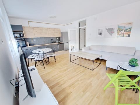 Living room, Dining area, kitchen