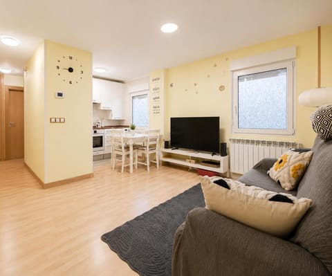 Communal lounge/ TV room, Kitchen or kitchenette, Living room, Dining area