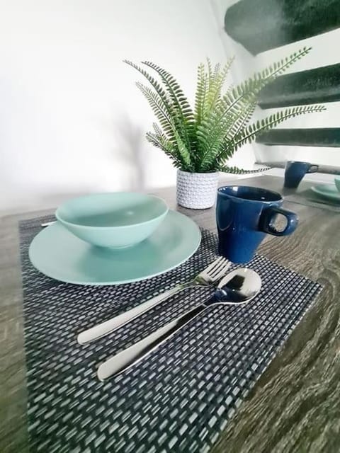 Lovely house with back garden - PRIVATE driveway House in Glasgow