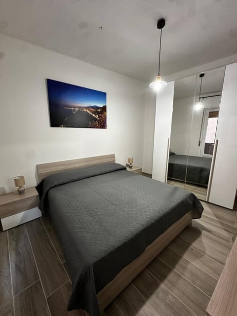 Bed, TV and multimedia, Balcony/Terrace, Bedroom, locker, wardrobe, air conditioner