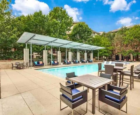 The Hangout ! Apartment in Addison