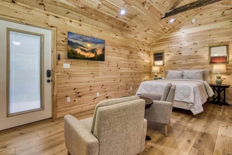 Grants Cottage, Pickleball Court, Creek, WIFI, Mountain Views, Starting at 79" House in Cosby